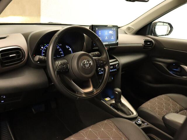 Toyota YARIS Cross 1.5 Hybrid Executive AWD - PANORAMADAK - 18 INCH LICHT METALEN VELGEN - NAVIGATIE - ARMSTEUN VOOR - CLIMATE CONTROL - CAMERA - DAB AUDIO - PARKEERSENSOREN VOOR/ ACHTER - ELEKTRISCH INKLAPBARE BUITENSPIEGELS - DEELS LEDEREN BEKLEDING - KEYLESS ENTRY/
