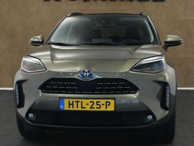 Toyota YARIS Cross 1.5 Hybrid Executive AWD - PANORAMADAK - 18 INCH LICHT METALEN VELGEN - NAVIGATIE - ARMSTEUN VOOR - CLIMATE CONTROL - CAMERA - DAB AUDIO - PARKEERSENSOREN VOOR/ ACHTER - ELEKTRISCH INKLAPBARE BUITENSPIEGELS - DEELS LEDEREN BEKLEDING - KEYLESS ENTRY/