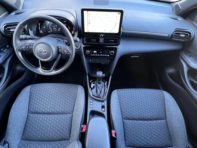 Toyota YARIS Cross 1.5 Hybrid 115 Dynamic Automaat / Fabrieksgarantie tot 10 jaar mogelijk* / Stuur- en stoelverwarming / Navigatie / Apple Carplay Android / 17" LM wielen /