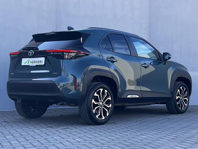 Toyota YARIS Cross 1.5 Hybrid 115 Dynamic Automaat / Fabrieksgarantie tot 10 jaar mogelijk* / Stuur- en stoelverwarming / Navigatie / Apple Carplay Android / 17" LM wielen /