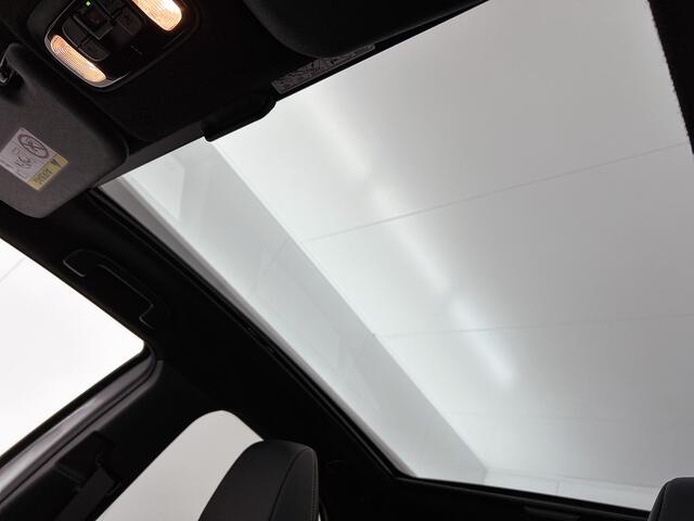 Toyota YARIS Cross 1.5 Hybrid Adventure | Panoramadak | Stoelverwarming | Dealeronderhouden | Head up Display | Blindspot |