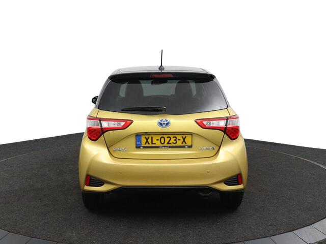 Toyota YARIS 1.5 Hybrid Y20 | Parkeersensoren Rondom | Keyless Entry | Led Verlichting | Navigatie |
