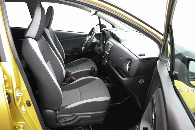 Toyota YARIS 1.5 Hybrid Y20 | Parkeersensoren Rondom | Keyless Entry | Led Verlichting | Navigatie |