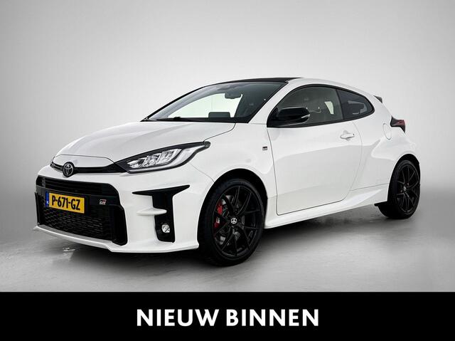 Toyota YARIS 1.6 GR Performance 261 PK | cruise control adaptief | lichtmetalen velgen 18" | microvezel bekleding |