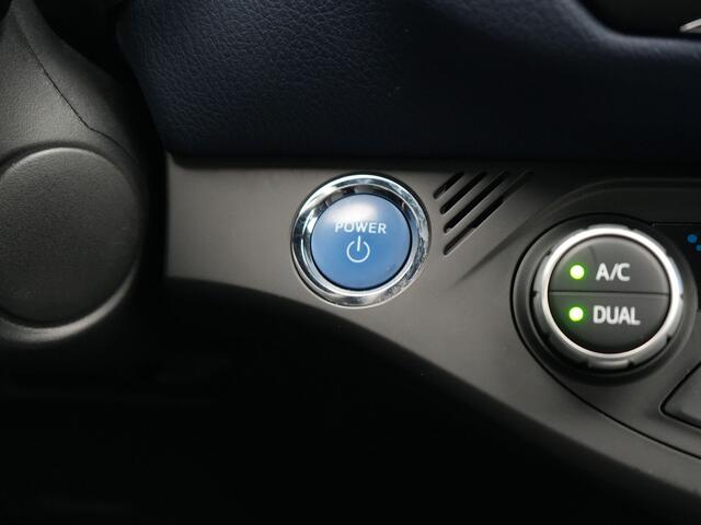 Toyota YARIS 1.5 Hybrid Bi-Tone | Trekhaak afneembaar | Parkeercamera | Cruise Control Reco