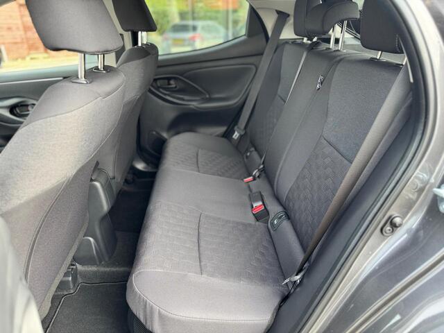 Toyota YARIS 1.5 Hybrid 115 Business Plus