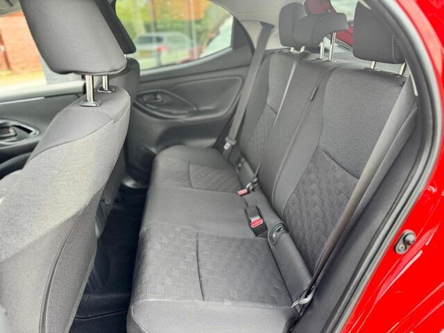 Toyota YARIS 1.5 Hybrid 115 Business Plus