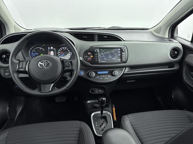 Toyota YARIS 1.5 Hybrid Dynamic | LM velgen | navigatie | getinten achter ramen |