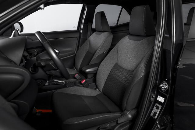 Toyota YARIS Cross 1.5 Hybrid First Edition | Adapt. Cruise | Stoelverw. | PDC | Camera | App. Connect | ECC | Trekhaak | LM 17" |