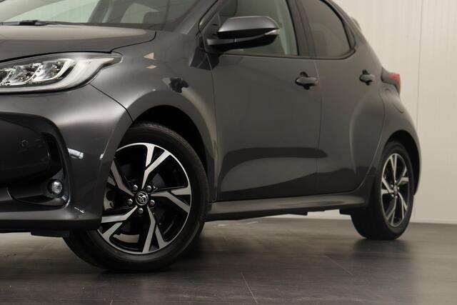 Toyota YARIS 1.5 Hybrid 115 First Edition Limited Parkeersensoren, Stoelverwarming, Apple Carplay / Android Auto.