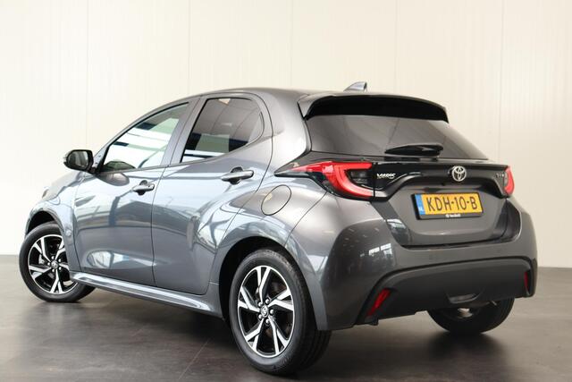 Toyota YARIS 1.5 Hybrid 115 First Edition Limited Parkeersensoren, Stoelverwarming, Apple Carplay / Android Auto.