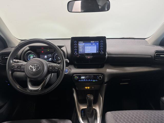 Toyota YARIS 1.5 Hybrid Dynamic Multimedia Pack | Apple Car play