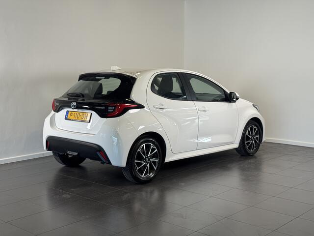 Toyota YARIS 1.5 Hybrid Dynamic Multimedia Pack | Apple Car play