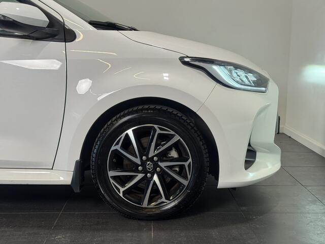 Toyota YARIS 1.5 Hybrid Dynamic Multimedia Pack | Apple Car play