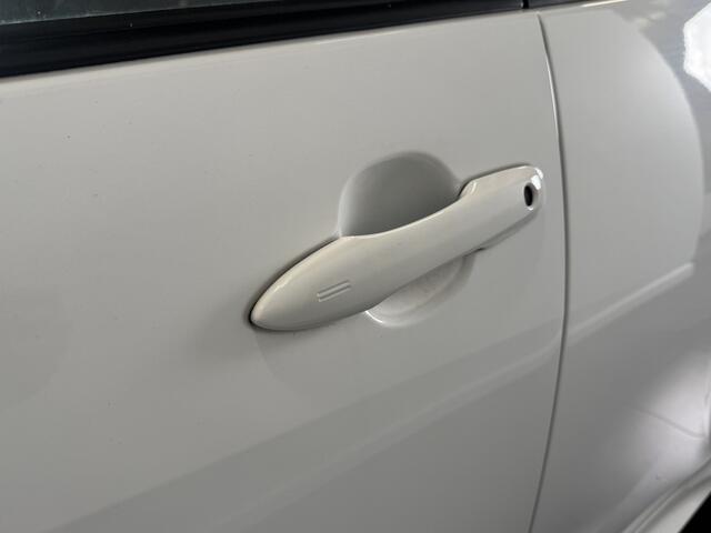 Toyota YARIS 1.5 Hybrid Dynamic Multimedia Pack | Apple Car play