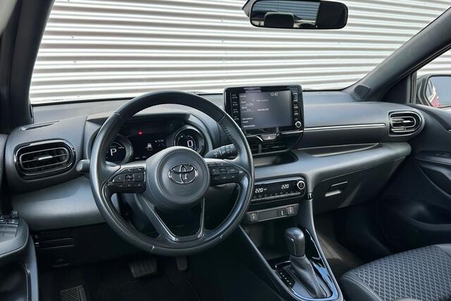 Toyota YARIS 1.5 Hybrid Executive Bi-Tone
