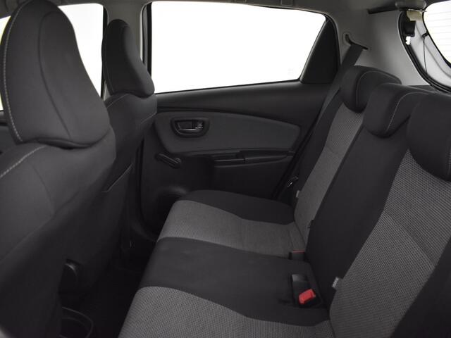 Toyota YARIS 1.5 Hybrid Trend | Parkeersensoren | Camera | Navigatie |