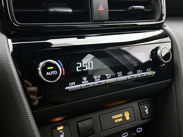 Toyota YARIS Cross 1.5 Hybrid 115 First Edition | BTW Voertuig | Stoel en stuurwielverwarming |