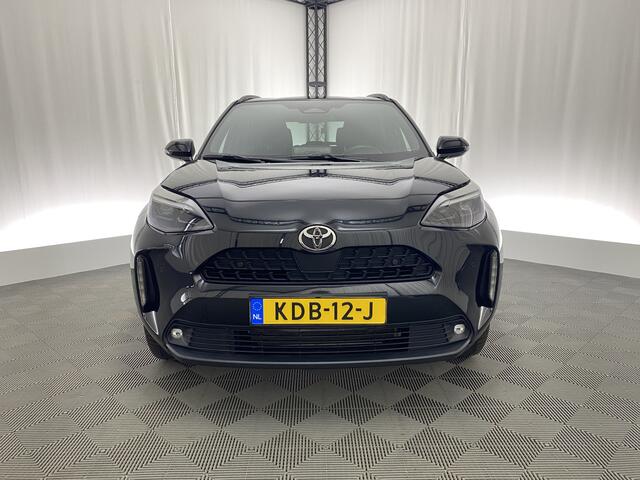 Toyota YARIS Cross 1.5 Hybrid 115 First Edition | Apple carplay | Stuur- / stoel- / voorruit verwarm | Camera | LED | Cruise ad.