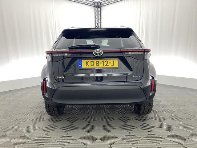 Toyota YARIS Cross 1.5 Hybrid 115 First Edition | Apple carplay | Stuur- / stoel- / voorruit verwarm | Camera | LED | Cruise ad.