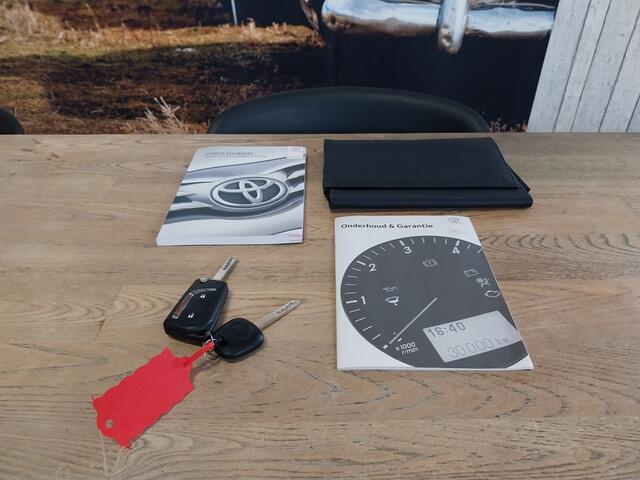 Toyota YARIS 1.5 Hybrid Active 1e EIGENAAR NL AUTO CAMERA NAVI CRUISE ECC