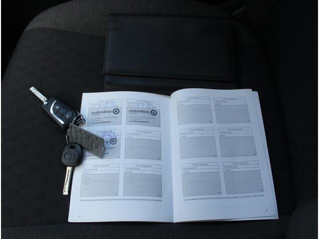 Toyota YARIS 1.5 Hybrid Active CAMERA | CARPLAY | CLIMATE | LED | NAVI | ADAPCRUISE | ELRM/SP