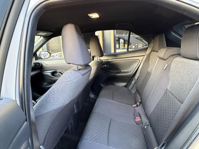 Toyota YARIS Cross 1.5 Hybr 115 Dynamic | Parkeersensoren V+A | Camera | Stoel-stuu