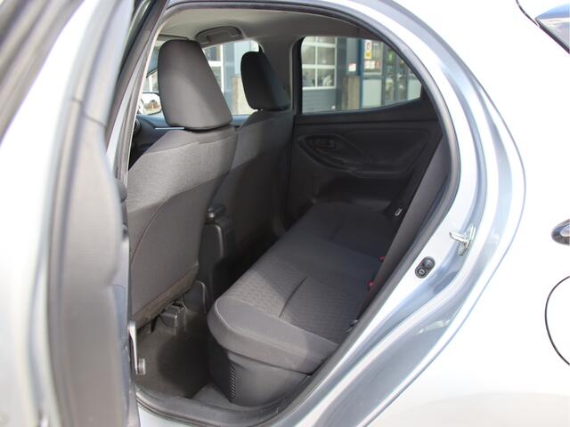 Toyota YARIS 1.5 Hybrid Active Clima, Carplay-Camera, Cruise, NL Auto Prijspakker!