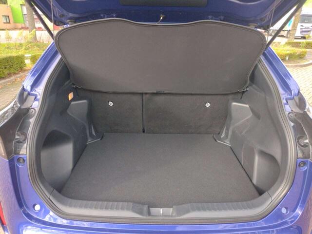 Toyota YARIS Cross 1.5 Hybrid 115 First Edition | Rijklaar | Trekhaak | NL-auto | Navi | Camera | Clima | Adapt. cruise