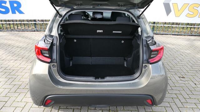 Toyota YARIS 1.5 Full Hybrid HEV Dynamic