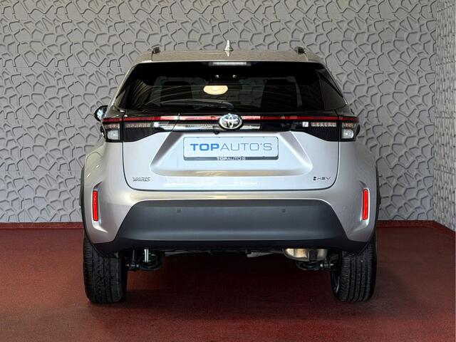 Toyota YARIS Cross 1.5 HYBRID DYNAMIC STOEL/STUUR VERW. 17''LMV KEYLESS CAMERA LED ZWARTE HEMEL ? Top Auto's Wijchen , Al 30 Jaar verkoop van Toyota , Type's Launch / Executive / Dynamic / First Edition / Business / Zowel Phev / Hev / Benzine / met fabrieksgarantie ?