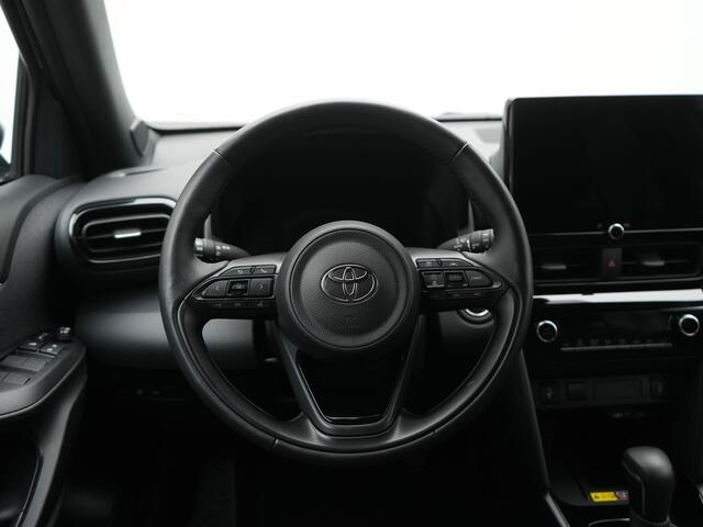 Toyota YARIS Cross 1.5 Hybrid 130 Dynamic | Stuur- en stoelverwarming | Parkeersensoren v+a | Navigatie gaat naar Leseman foto's