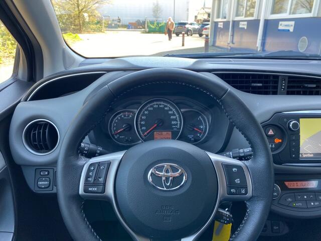 Toyota YARIS 1.3 VVT-I 4-CILINDER 5-DEURS / NAVI / CAMERA / AIRCO-ECC / LED / CRUISE CTR. / 15'' LM-VELGEN