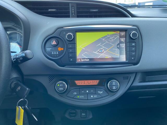 Toyota YARIS 1.3 VVT-I 4-CILINDER 5-DEURS / NAVI / CAMERA / AIRCO-ECC / LED / CRUISE CTR. / 15'' LM-VELGEN