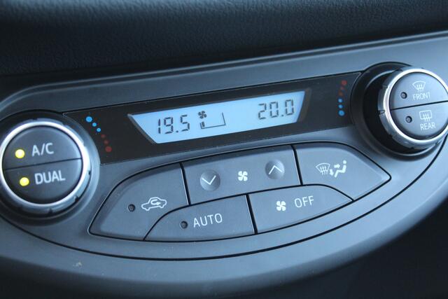 Toyota YARIS 1.5 Hybrid Aspiration | Rijklaar | Parkeersens. | LM-velgen | Camera | Clima | Cruise | Navi | Bluetooth