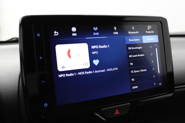 Toyota YARIS Cross 1.5 Hybrid GR Sport | Stuur en stoelverwarming | Trekhaak | Electrische achterklep | Parkeersensoren |