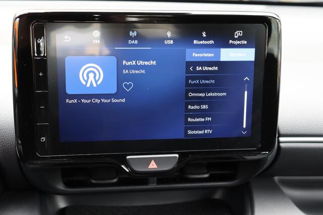 Toyota YARIS 1.5 Hybrid 115 Active Limited Stoel & stuurverwarming, parkeersensoren