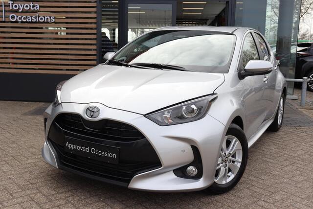 Toyota YARIS 1.5 Hybrid 115 Active Limited Stoel & stuurverwarming, parkeersensoren