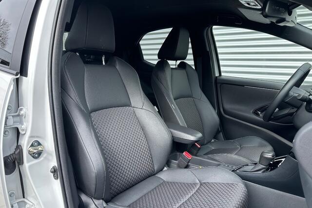 Toyota YARIS 1.5 Hybrid Executive Bi-Tone JBL / HUD