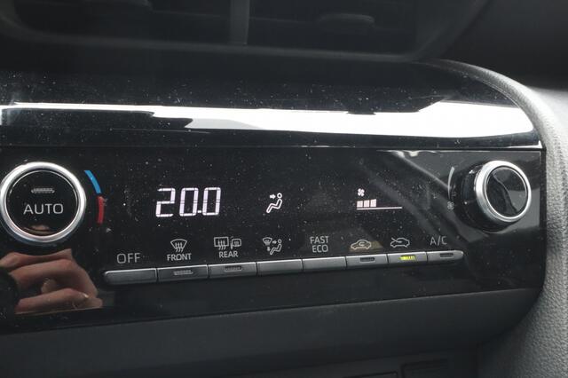 Toyota YARIS Cross 1.5 Hybrid Dynamic Stuur en stoelverwarming | PDC voor en achter