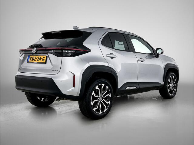 Toyota YARIS Cross 1.5 Hybrid 115 First Edition | BTW Voertuig | Stoel en stuurwielverwarming | Toyota-paasweekend