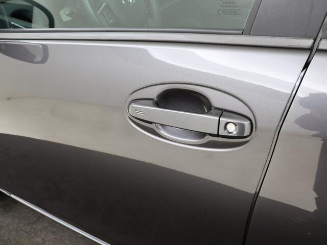 Toyota YARIS 1.5 Hybrid Dynamic | Dealeronderhouden | NL auto | Unieke KM-stand | Toyota-paasweekend