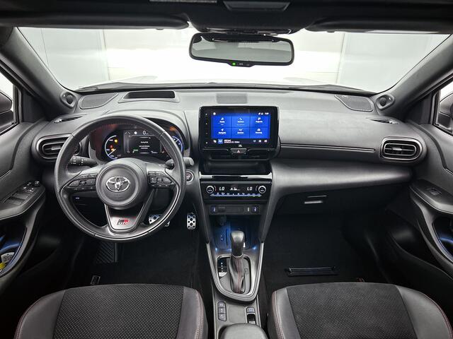 Toyota YARIS Cross 1.5 Hybrid GR Sport | Panoramadak | Dodehoek detector | Head up Display | JBL | Elektrische Achterklep | Toyota-paasweekend