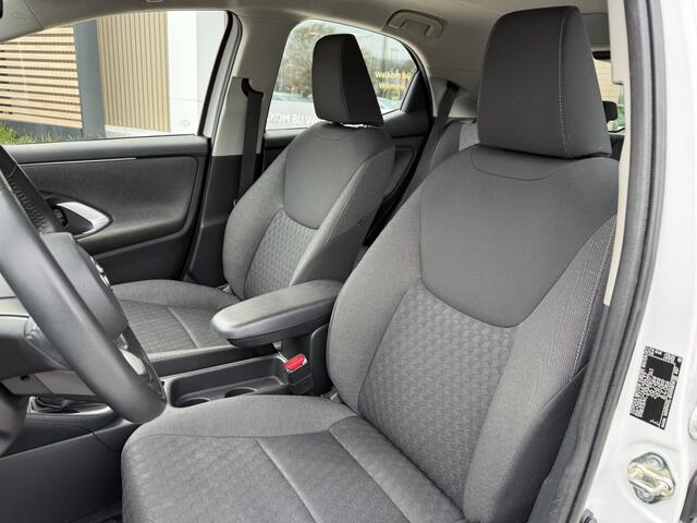 Toyota YARIS 1.5 Hybrid Active | All Season | Camera | Carplay