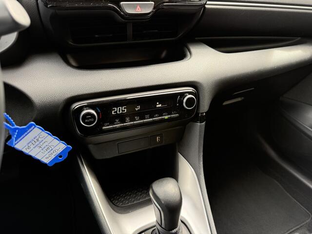 Toyota YARIS 1.5 Hybrid Active | All Season | Camera | Carplay