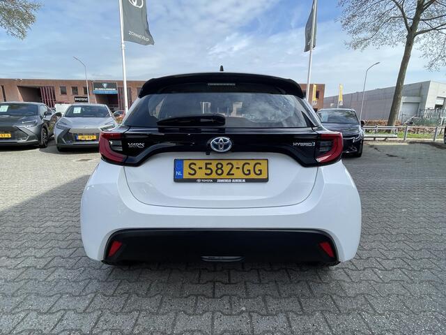 Toyota YARIS 1.5 Hybrid Dynamic Black top