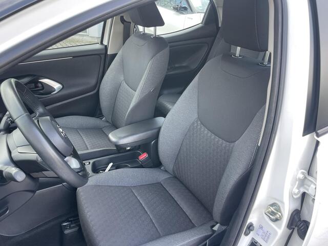 Toyota YARIS 1.5 Hybrid Dynamic Black top