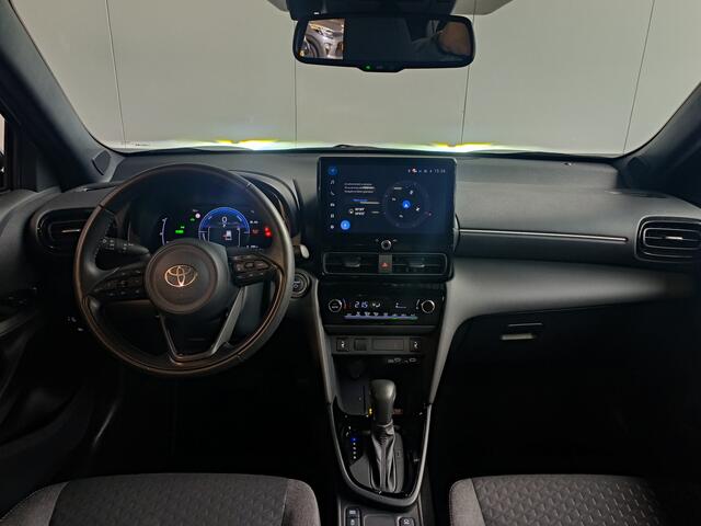 Toyota YARIS Cross 1.5 Hybrid 115 Comfort Dynamic uit 2025 Rijklaar + Fabrieksgarantie Henk Jongen Auto's in Helmond, al 50 jaar service zoals 't hoort!