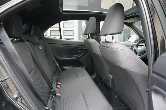 Toyota YARIS Cross 1.5 Hybrid First Edition + PANODAK / HEAD-UP / TREKHAAK