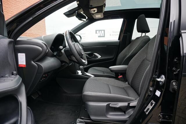 Toyota YARIS Cross 1.5 Hybrid First Edition + PANODAK / HEAD-UP / TREKHAAK